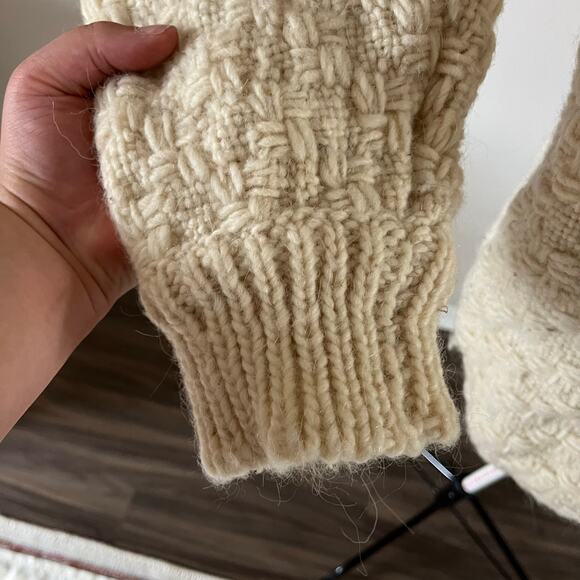 Cream Knit Cardigan Wool Irish Fisherman Wmns OS Cottagecore Wooden Buttons - Picture 6 of 9